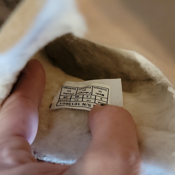 ***UGG Clogs*** - Picture 10 of 16